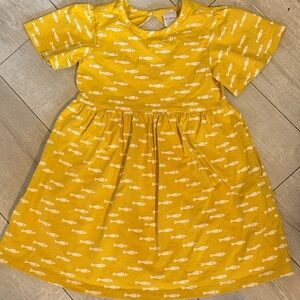 EUC - Like New! Hanna Andersson Yellow Fish Print Kids Dress 👗 Size 6-7